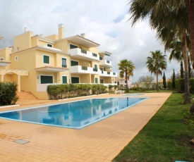 Apartment with 2 bedrooms in Albufeira with shared pool enclosed garden and WiFi 5 km from the beach