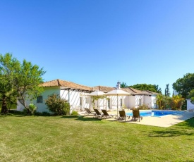 Exclusive Villa Toulouse with pool in Falesia Algarve