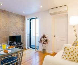 ALTIDO Cosy 1-bed flat with balcony in Alfama, moments from the Port