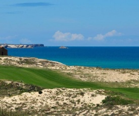 Praia Del Rey ByThe Pools