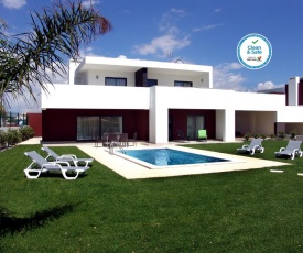 Villas Novochoro - Large Garden- Heatable Pool