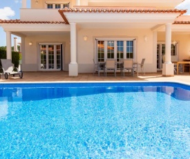 Villa Branca - 4 bedroom holiday villa with pool & WiFi at Praia del Rey