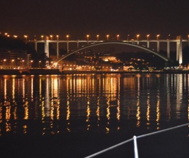 Noite a bordo c/PA em veleiro -rio Douro
