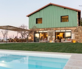 Quinta do Olival Loft Farmhouse in Douro Valley