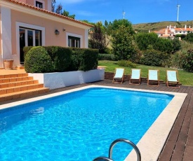 Villa with swimming pool in Golf Resort