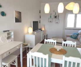 Love Nest - sunny ocean view apartment close to Arrifana beach