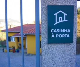 Casinha à Porta