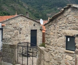 Casas de Riba de Paçô do Monte