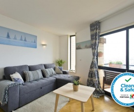 Amazing Comfy Flat with Balcony by Host Wise