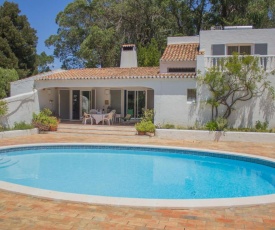 Roofed Villa in Albufeira with Private Swimming Pool