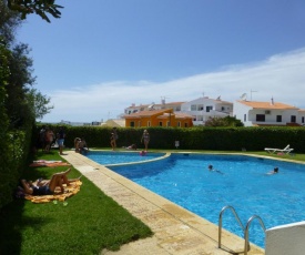 Alvor, T1+1 apartment w/ pool, in Portimão