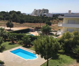 Apartamento perto praia, com Piscina