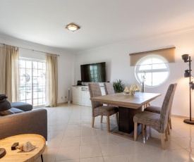 Premium T1 Apartment, Spacious, 3 min driving distance from the beach