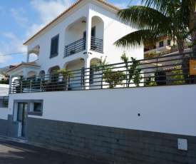 Apartment with one bedroom in Funchal with wonderful sea view and WiFi 10 km from the beach