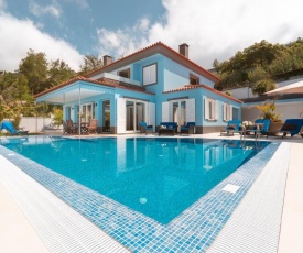 Villa Loreina Palace with Private Pool and Soccer field