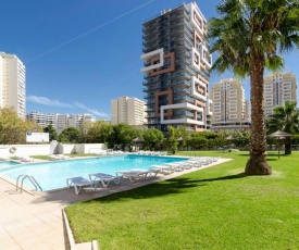 Praia da Rocha, Algarve Sunny Apartment