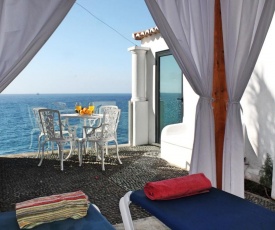 Cottage do Mar by OurMadeira