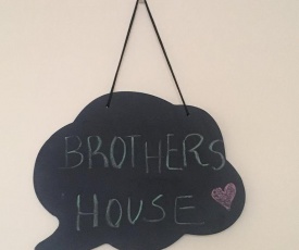 Brother´s House