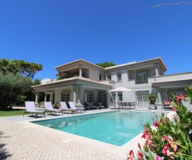 Charming Exceptional Golf Villa in Algarve