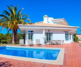 Vale do Garrao Villa Sleeps 9 Pool WiFi