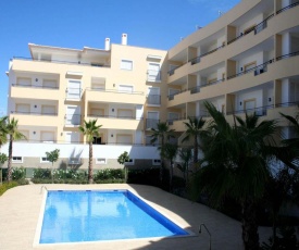 C02 - Luxury 3 Bed with Pool View